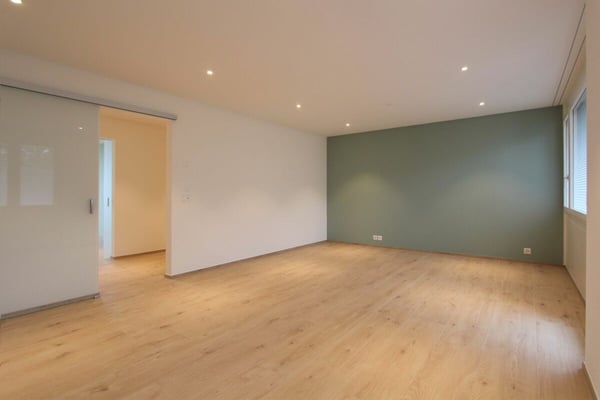 LUXURIÖSE ATTIKAOASE: Exklusive Wohnung mit grosszügiger Terrasse und atemberaubender See- & Bergsicht 8
