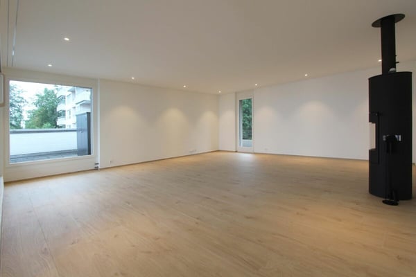 LUXURIÖSE ATTIKAOASE: Exklusive Wohnung mit grosszügiger Terrasse und atemberaubender See- & Bergsicht 6