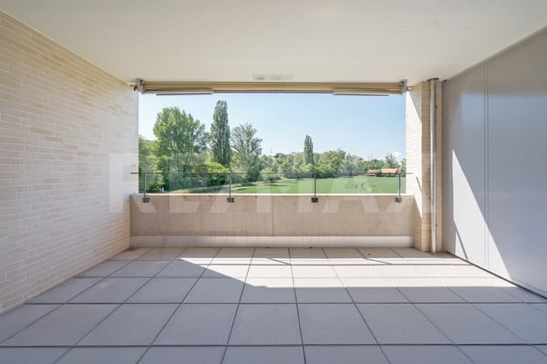 Neuwertige 1.5-Zi.-ETW an Top-Lage mit viel Aussenflächen 9