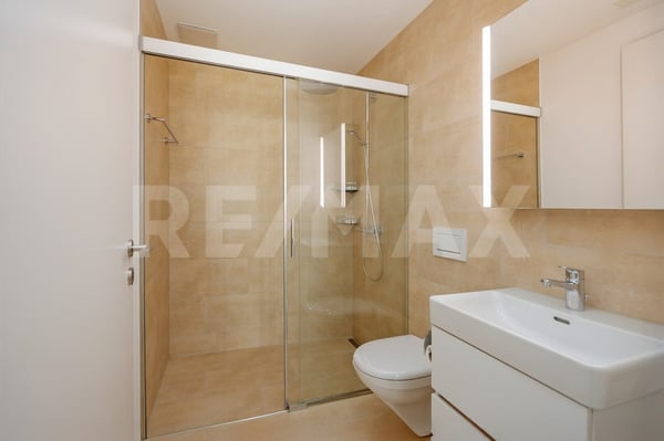 Neuwertige 1.5-Zi.-ETW an Top-Lage mit viel Aussenflächen 8