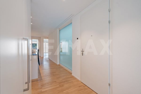 Neuwertige 1.5-Zi.-ETW an Top-Lage mit viel Aussenflächen 11