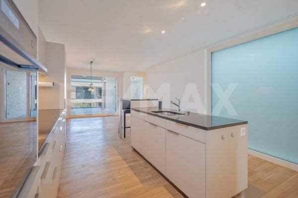 Neuwertige 1.5-Zi.-ETW an Top-Lage mit viel Aussenflächen 3