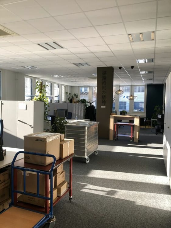 Büro / Ausstellung mit Lager und Anlieferungsrampe in Rotkreuz 5