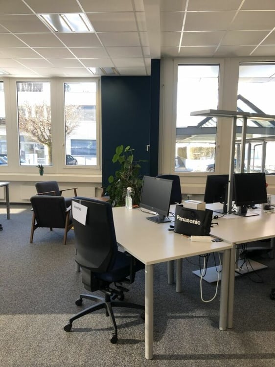Büro / Ausstellung mit Lager und Anlieferungsrampe in Rotkreuz 9