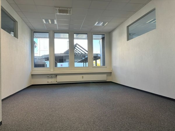 242 m² Showroom & Büro mit Lager und Laderampe - sofort frei 11
