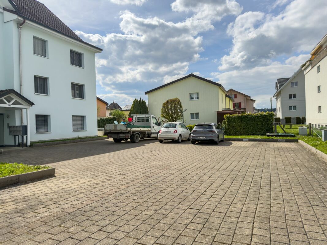 Grosszügige 4.5-Zimmer-Wohnung - zentral und praktisch gelegen