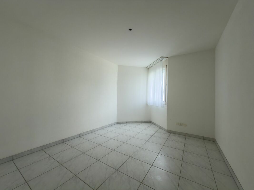 Grosszügige 4.5-Zimmer-Wohnung - zentral und praktisch gelegen