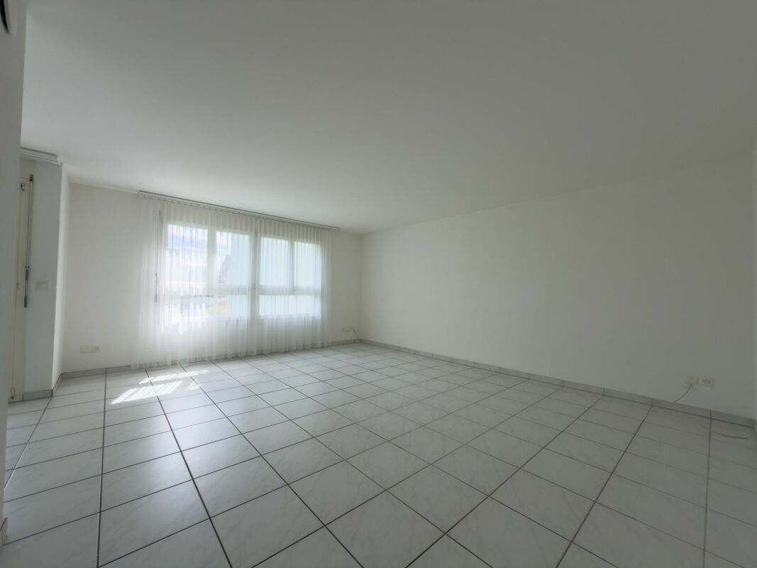 Grosszügige 4.5-Zimmer-Wohnung - zentral und praktisch gelegen