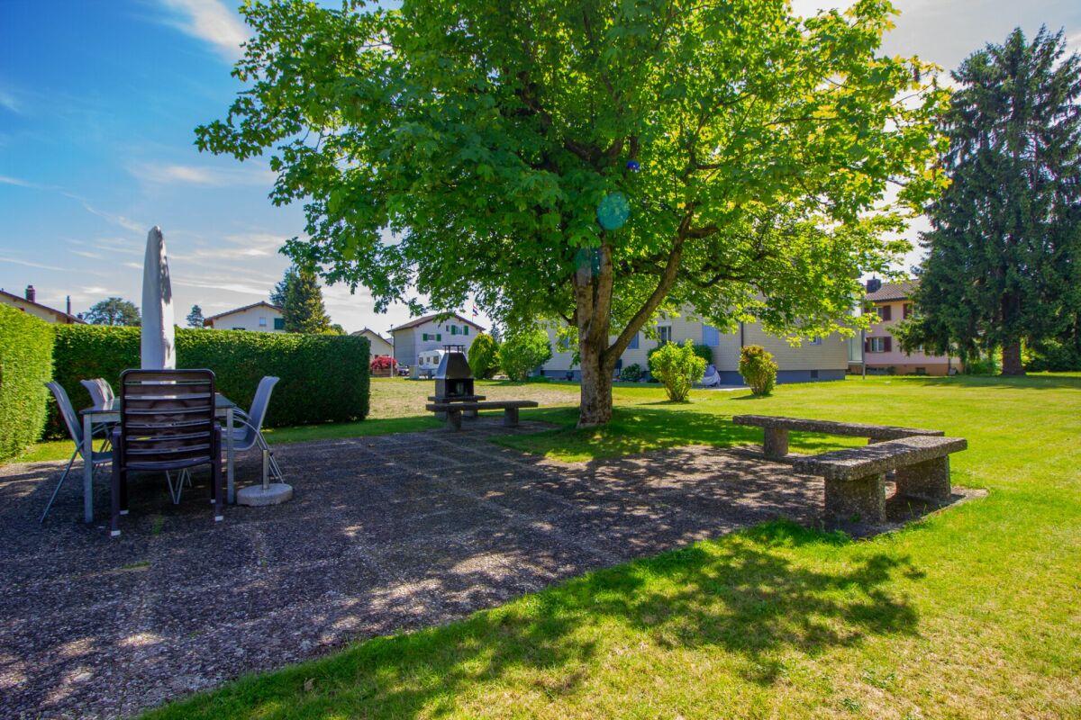 Gemütliche 4.5 Zimmer-Wohnung an ruhiger Lage mit Hobbyraum, Garage und viel Gestaltungspotenzial