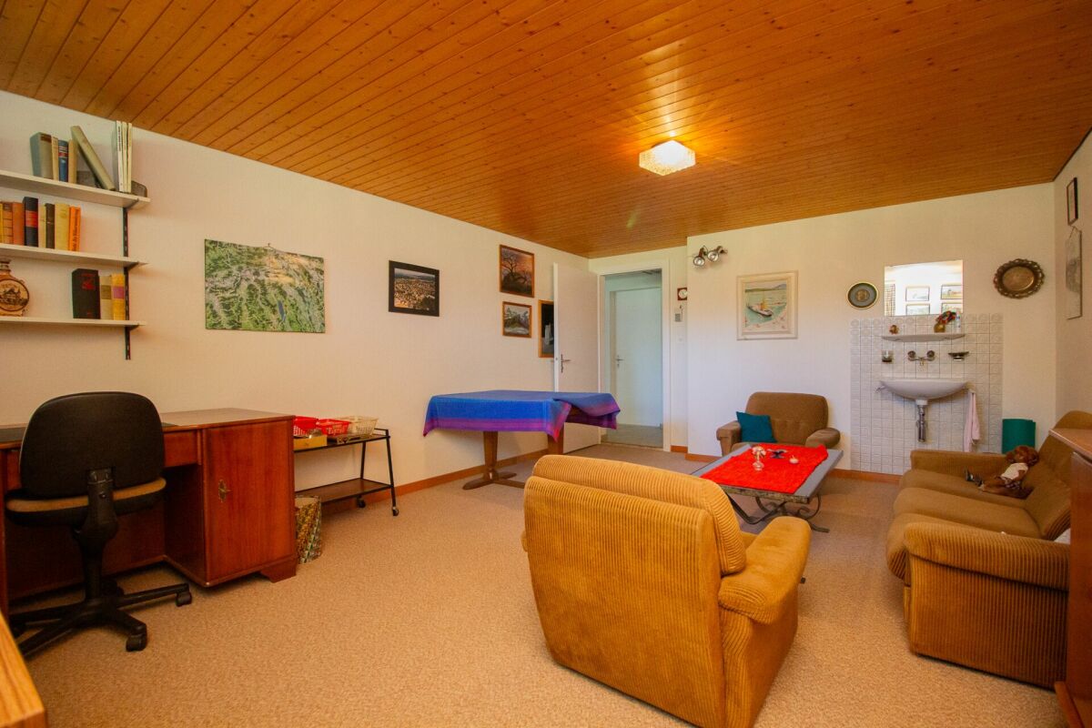 Gemütliche 4.5 Zimmer-Wohnung an ruhiger Lage mit Hobbyraum, Garage und viel Gestaltungspotenzial