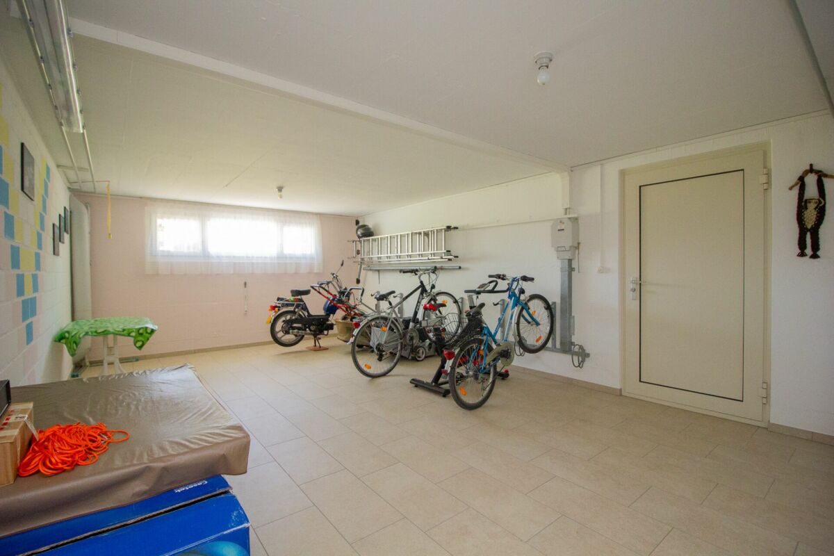 Gemütliche 4.5 Zimmer-Wohnung an ruhiger Lage mit Hobbyraum, Garage und viel Gestaltungspotenzial
