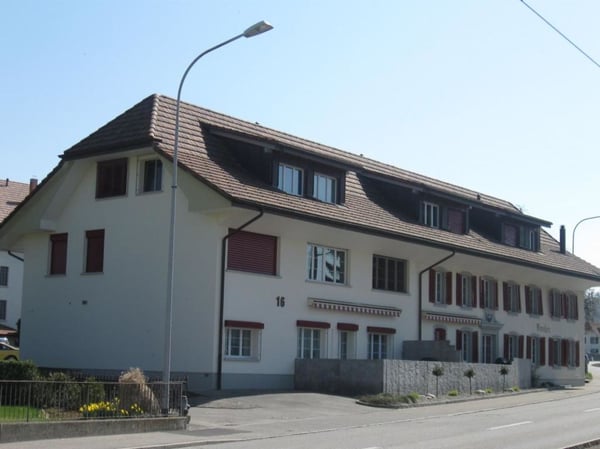 Grosszügige Parterre-Wohnung zentral in Hirschthal