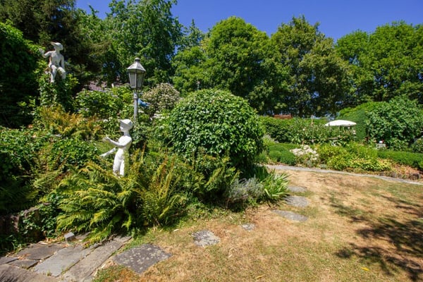 Einzigartiges Landhaus mit malerischem Garten 14