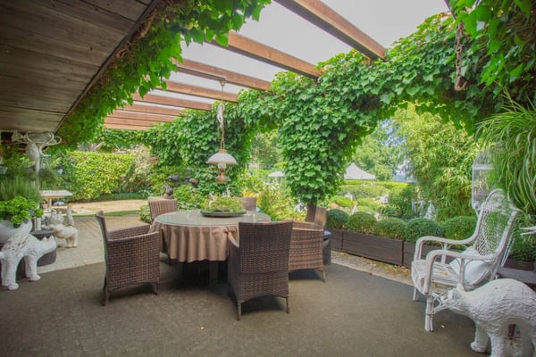 Einzigartiges Landhaus mit malerischem Garten 9