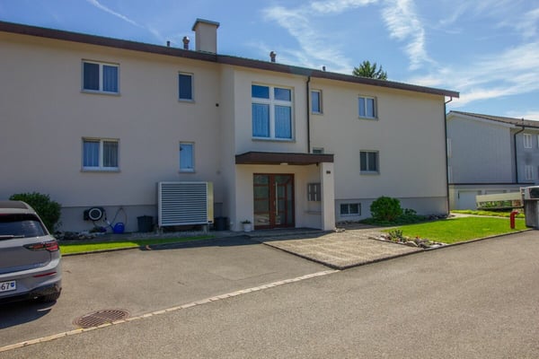Gemütliche 4.5 Zimmer-Wohnung an ruhiger Lage mit Hobbyraum, Garage und viel Gestaltungspotenzial Kopie