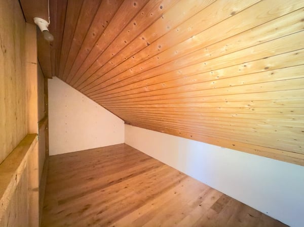 Charmantes und geräumiges Doppel-Haus an gepflegter Lage 16