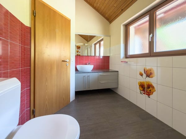 Charmantes und geräumiges Doppel-Haus an gepflegter Lage 18