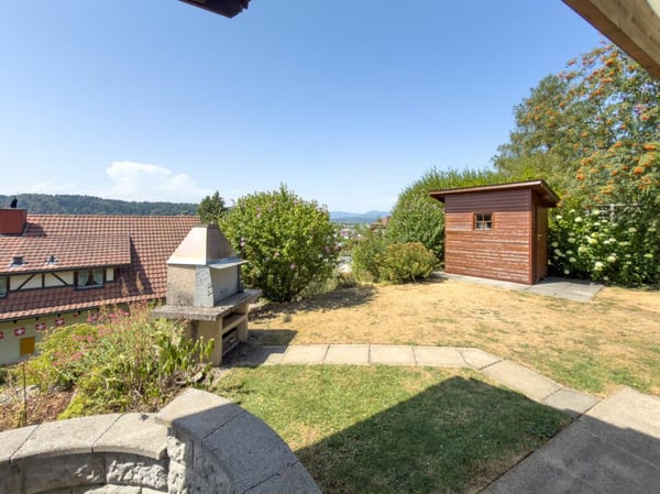 Charmantes und geräumiges Doppel-Haus an gepflegter Lage 25