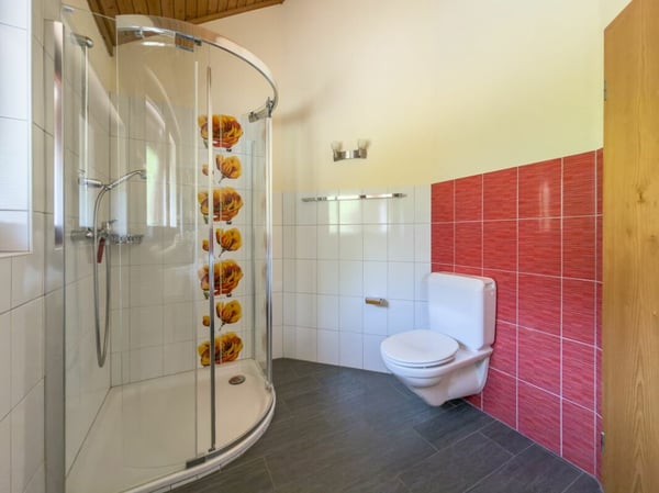 Charmantes und geräumiges Doppel-Haus an gepflegter Lage 17