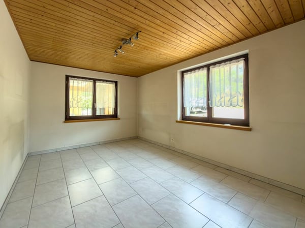 Charmantes und geräumiges Doppel-Haus an gepflegter Lage 10