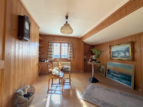 Charmantes Chalet mit viel Potential auf grosser Parzelle 8