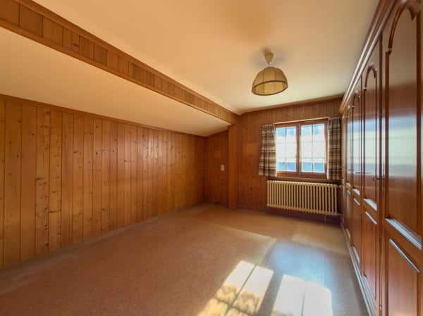 Charmantes Chalet mit viel Potential auf grosser Parzelle 9