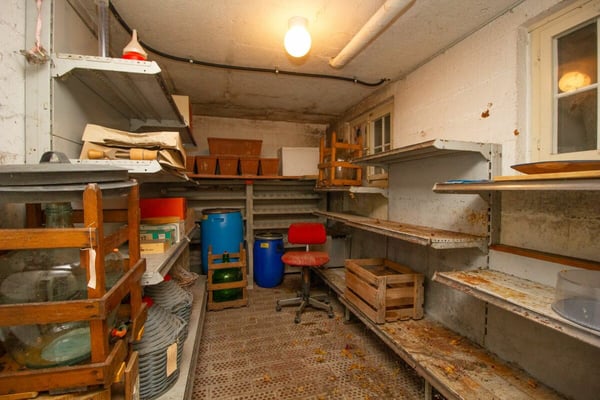 Charmantes Chalet mit viel Potential auf grosser Parzelle 12