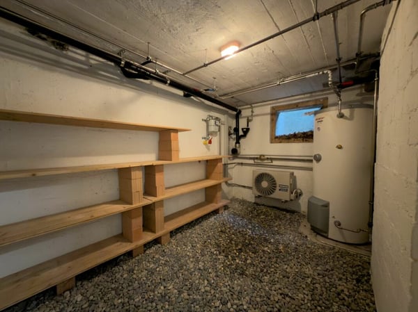 Charmantes Haus mit grossem Umschwung an begehrter Lage 18