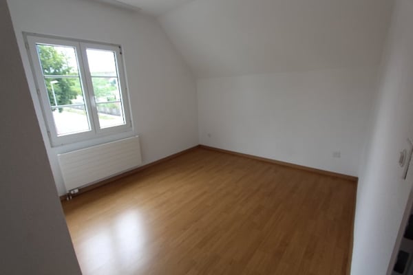 zu vermieten: helle 1.5 Zimmerwohnungan mit eigener Waschmaschine, Bielstrasse 110 in 2540 Grenchen 15