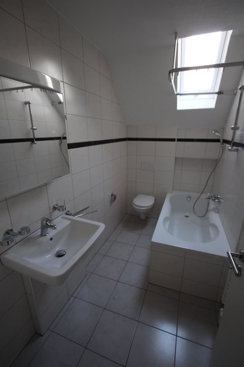 zu vermieten: helle 1.5 Zimmerwohnungan mit eigener Waschmaschine, Bielstrasse 110 in 2540 Grenchen 3