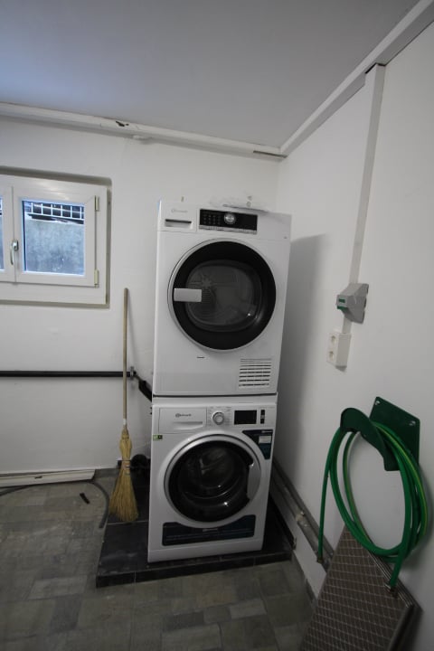 Zu verkaufen MFH mit 4 Wohnungen frisch saniert 20