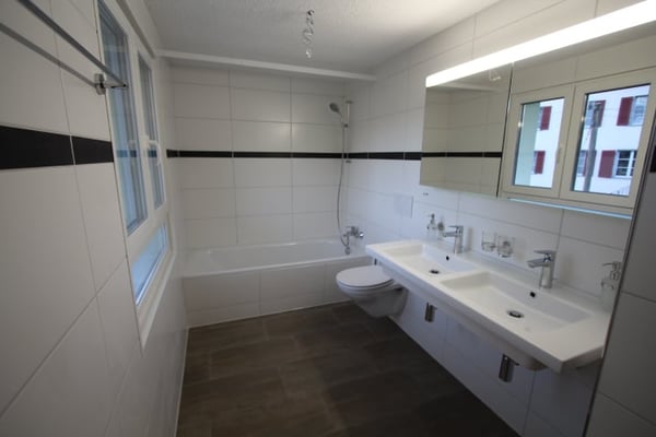 Zu verkaufen MFH mit 4 Wohnungen frisch saniert 28