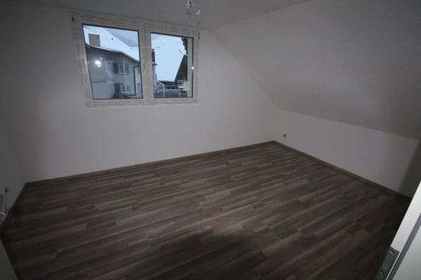 Zu verkaufen MFH mit 4 Wohnungen frisch saniert 13