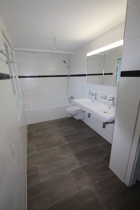 Zu verkaufen MFH mit 4 Wohnungen frisch saniert 4