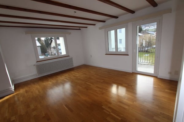 Zu vermieten 4.5 Zi.-Wohnung mit Balkon 11
