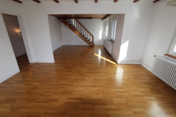 Zu vermieten 4.5 Zi.-Wohnung mit Balkon 13