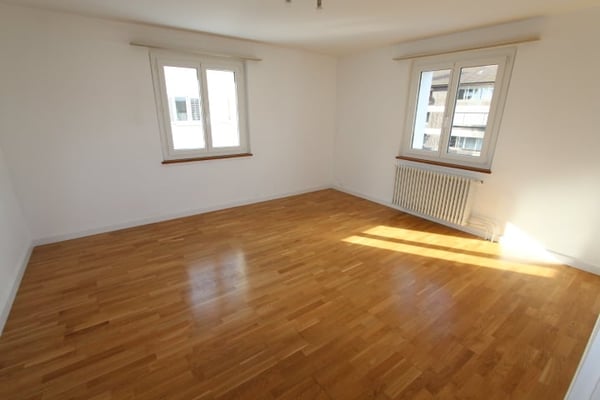 Zu vermieten 4.5 Zi.-Wohnung mit Balkon 7