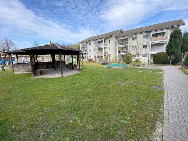 Helle 4.5-Zimmer-Wohnung mit Balkon und schöner Aussicht in Zofingen 2
