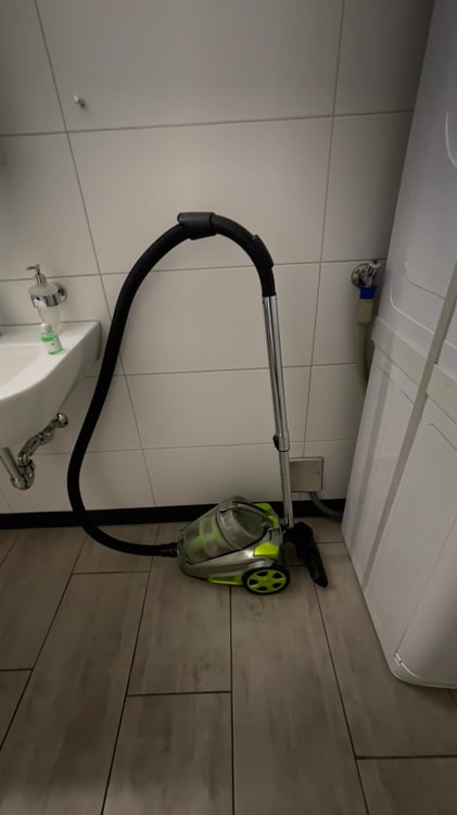 Zu vermieten: Möblierte, Parterre 2.5 Zi-W. eigenem Waschraum, rollstuhlgängig 11