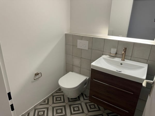 Schön renovierte Wohnung (mit Lift) an ruhiger Lage 14