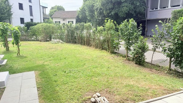 Attraktives Zweifamilienhaus in der Zone W3 3