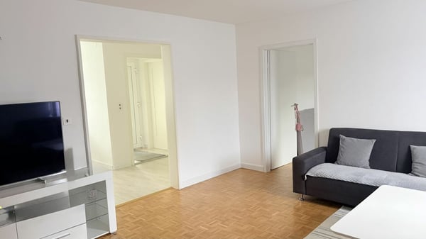 Attraktives Zweifamilienhaus in der Zone W3 15