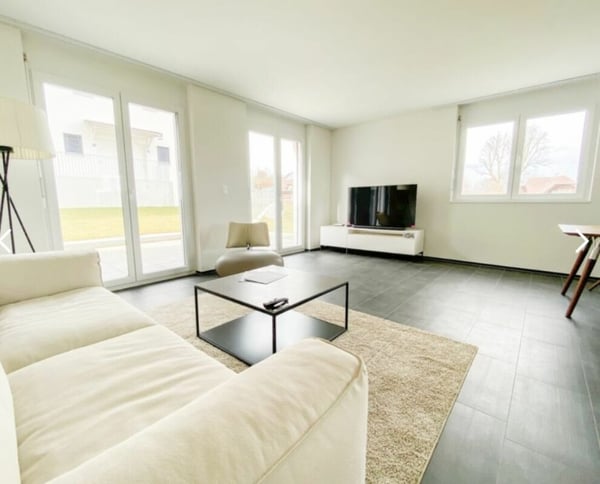 Neuwertiges 6.5 Zimmer Reihen-Eckhaus an ruhiger Lage 3