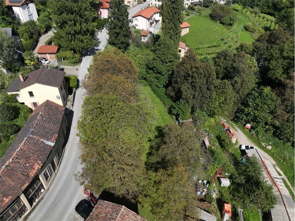 VENDESI TERRENO EDIFICABILE A OGGIO 2