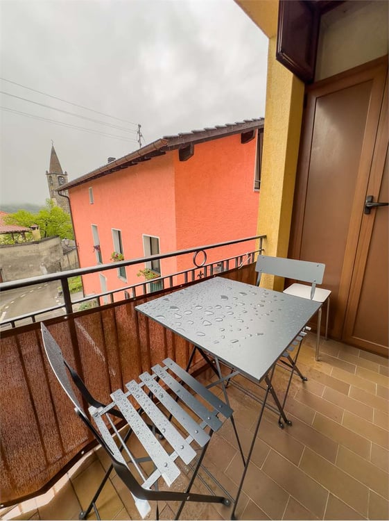 PALAZZINA A REDDITO A COMANO 12