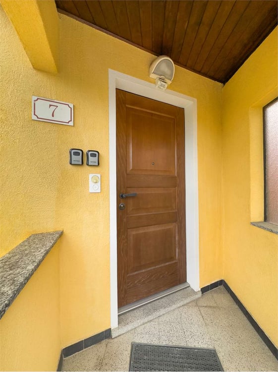 PALAZZINA A REDDITO A COMANO 8