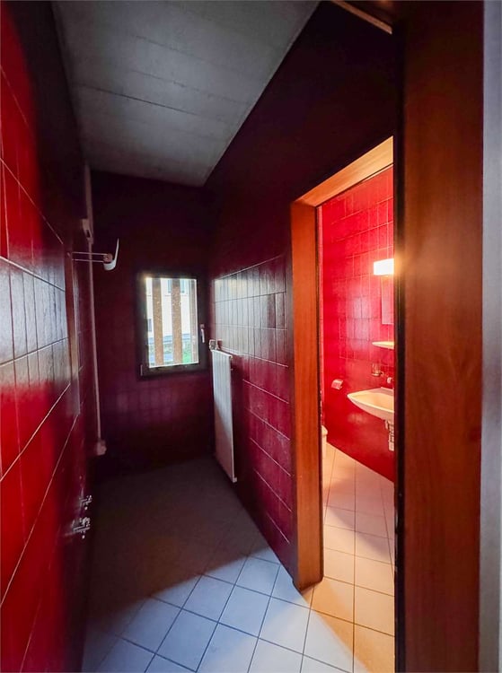 SPAZIO COMMERCIALE AL PIANO TERRA IN POSIZIONE STRATEGICA 5