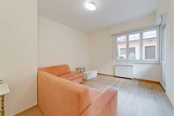 CASLANO - PALAZZINA INDIPENDENTE A DUE PASSI DAL LAGO 13