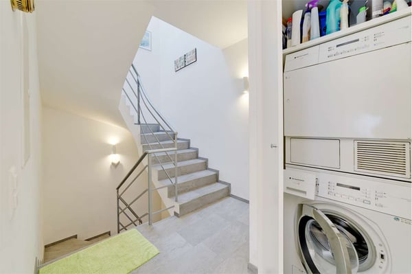 CASLANO - PALAZZINA INDIPENDENTE A DUE PASSI DAL LAGO 10