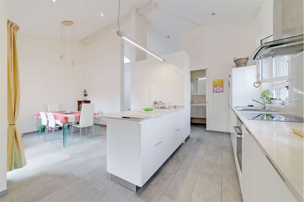 CASLANO - PALAZZINA INDIPENDENTE A DUE PASSI DAL LAGO 3